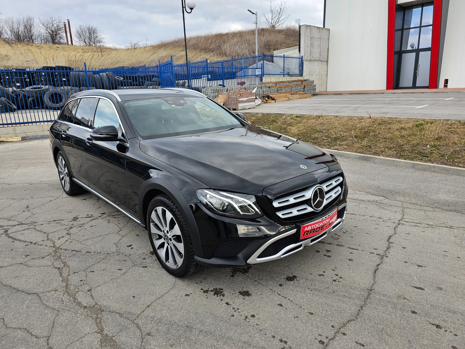 Mercedes-Benz E 220 All-Terrain* 4Matic - изображение 6