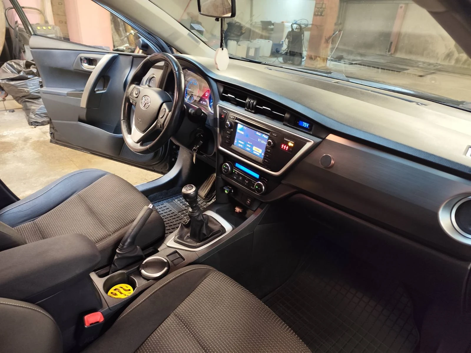 Toyota Auris Toyota Auris 1.4 D4D face lift - изображение 6
