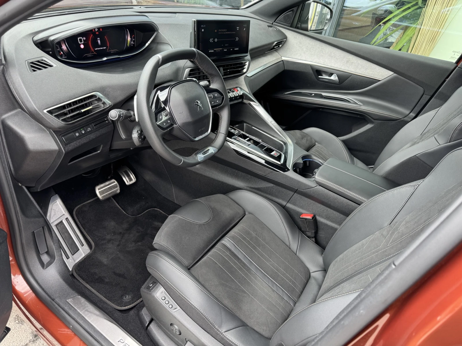 Peugeot 5008 New Line Up GT 1.2 PureTech 136 HYBRID 48V e-DCS6  - изображение 9