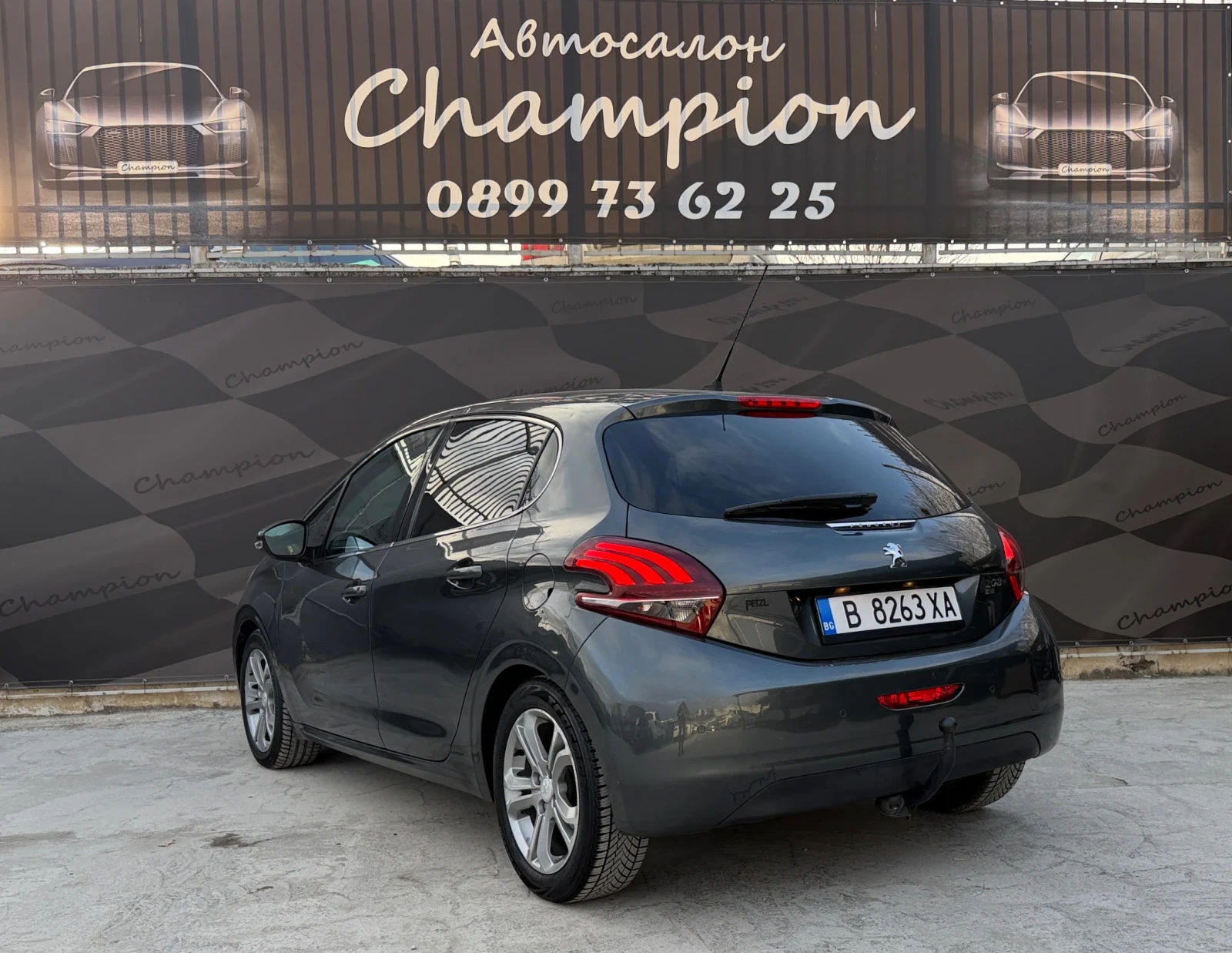 Peugeot 208, снимка 5 - Автомобили и джипове - 53825627