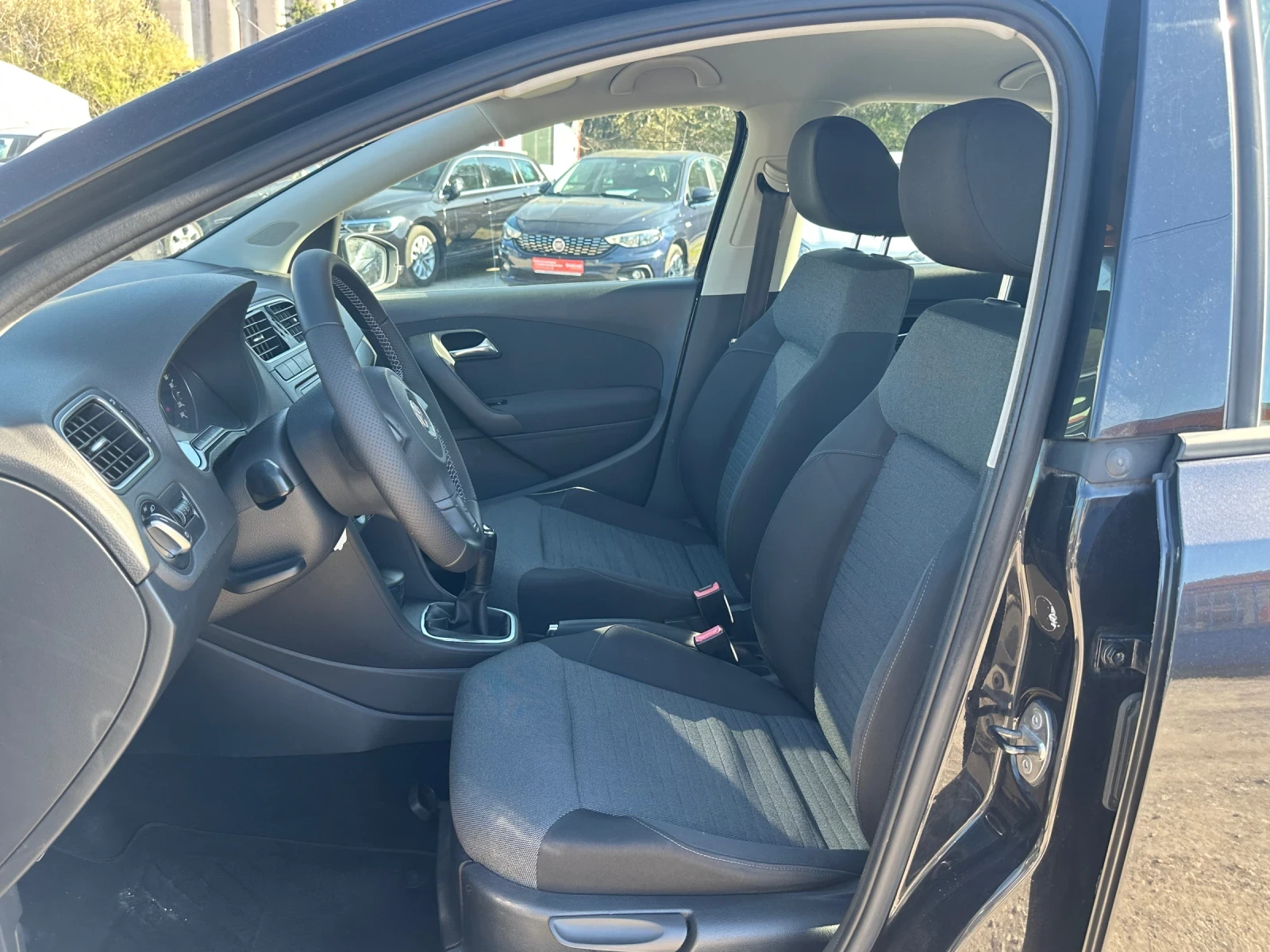 VW Polo 1.6TDI-COMPORTLINE-88к.с, снимка 11 - Автомобили и джипове - 54142423