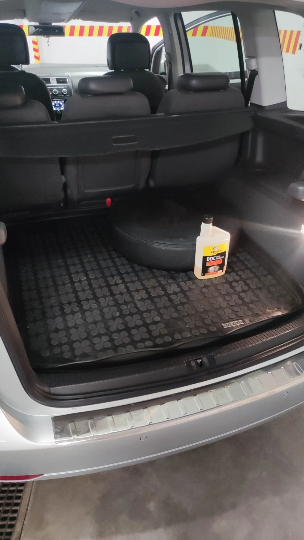 VW Touran, снимка 5 - Автомобили и джипове - 54229100