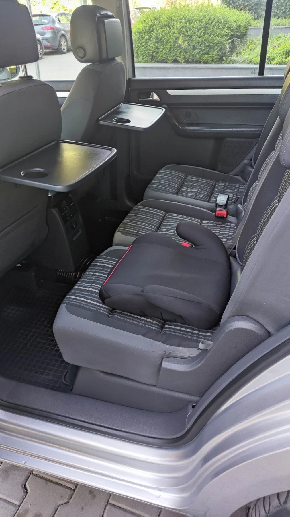 VW Touran, снимка 9 - Автомобили и джипове - 54229100