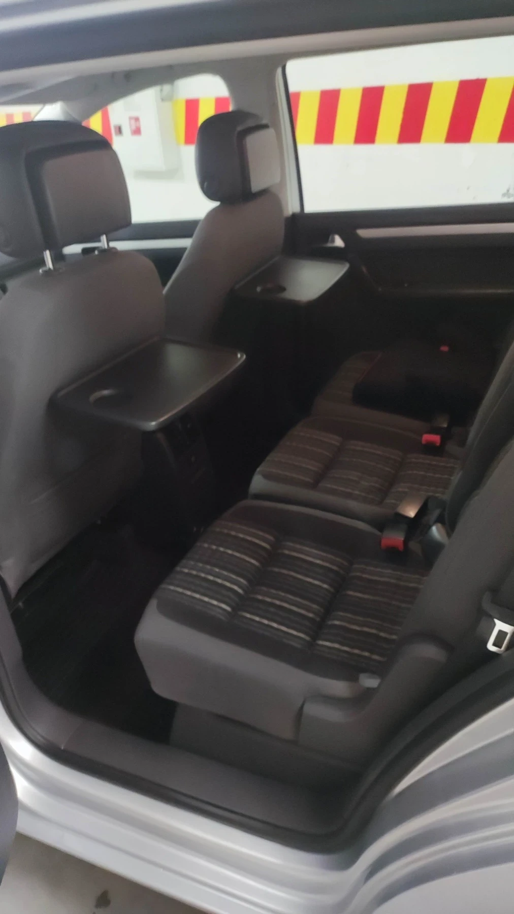 VW Touran, снимка 8 - Автомобили и джипове - 54229100