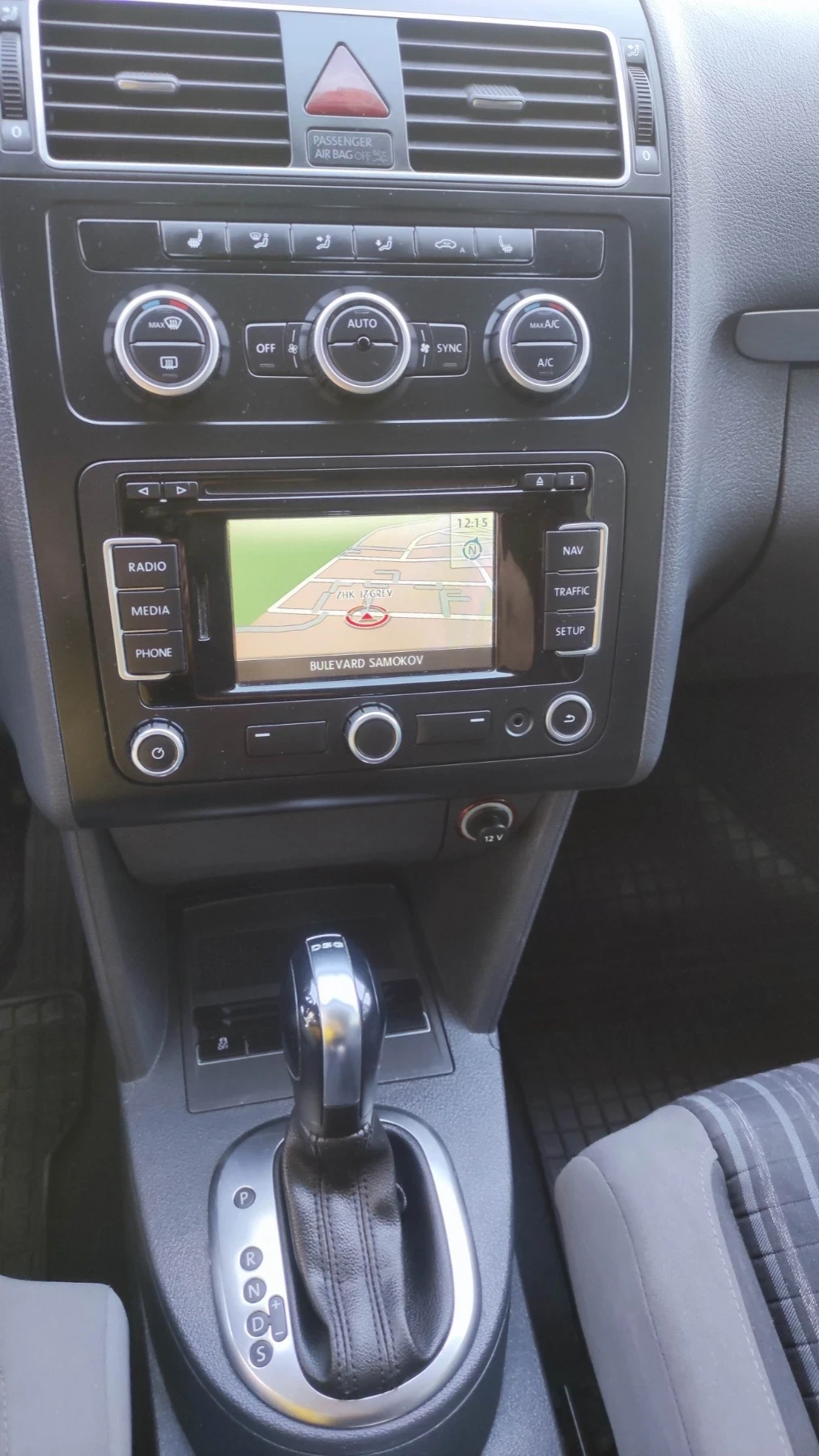 VW Touran, снимка 12 - Автомобили и джипове - 54229100