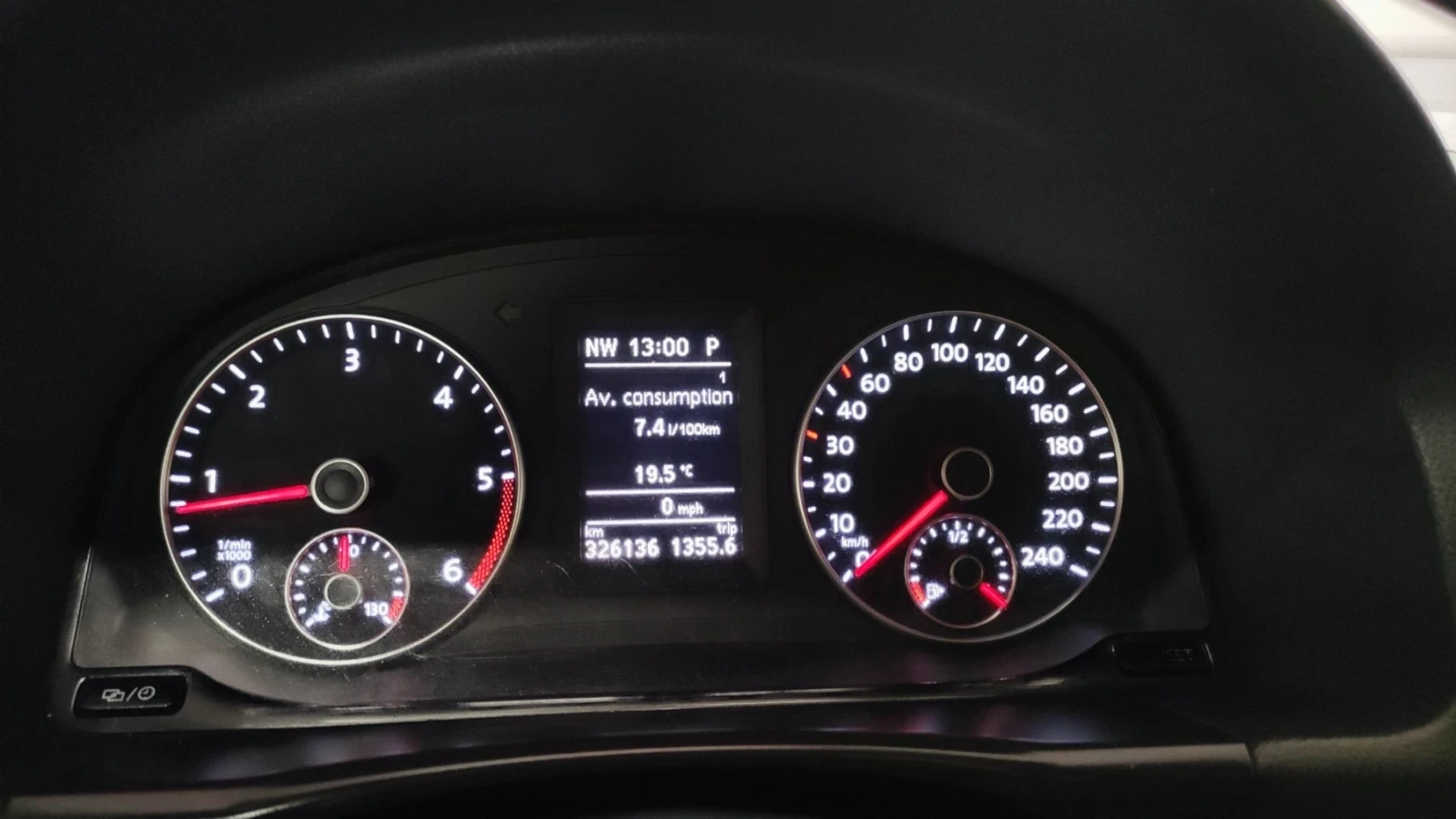 VW Touran, снимка 9 - Автомобили и джипове - 54229100