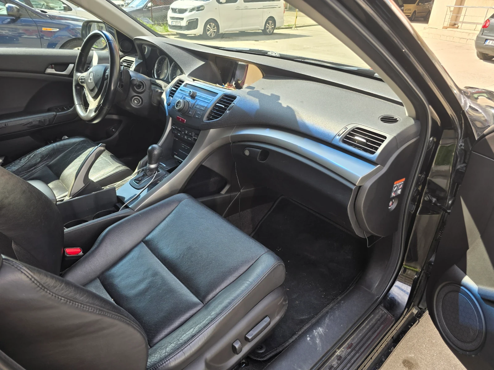 Honda Accord 2.4 с газ, снимка 6 - Автомобили и джипове - 54243490