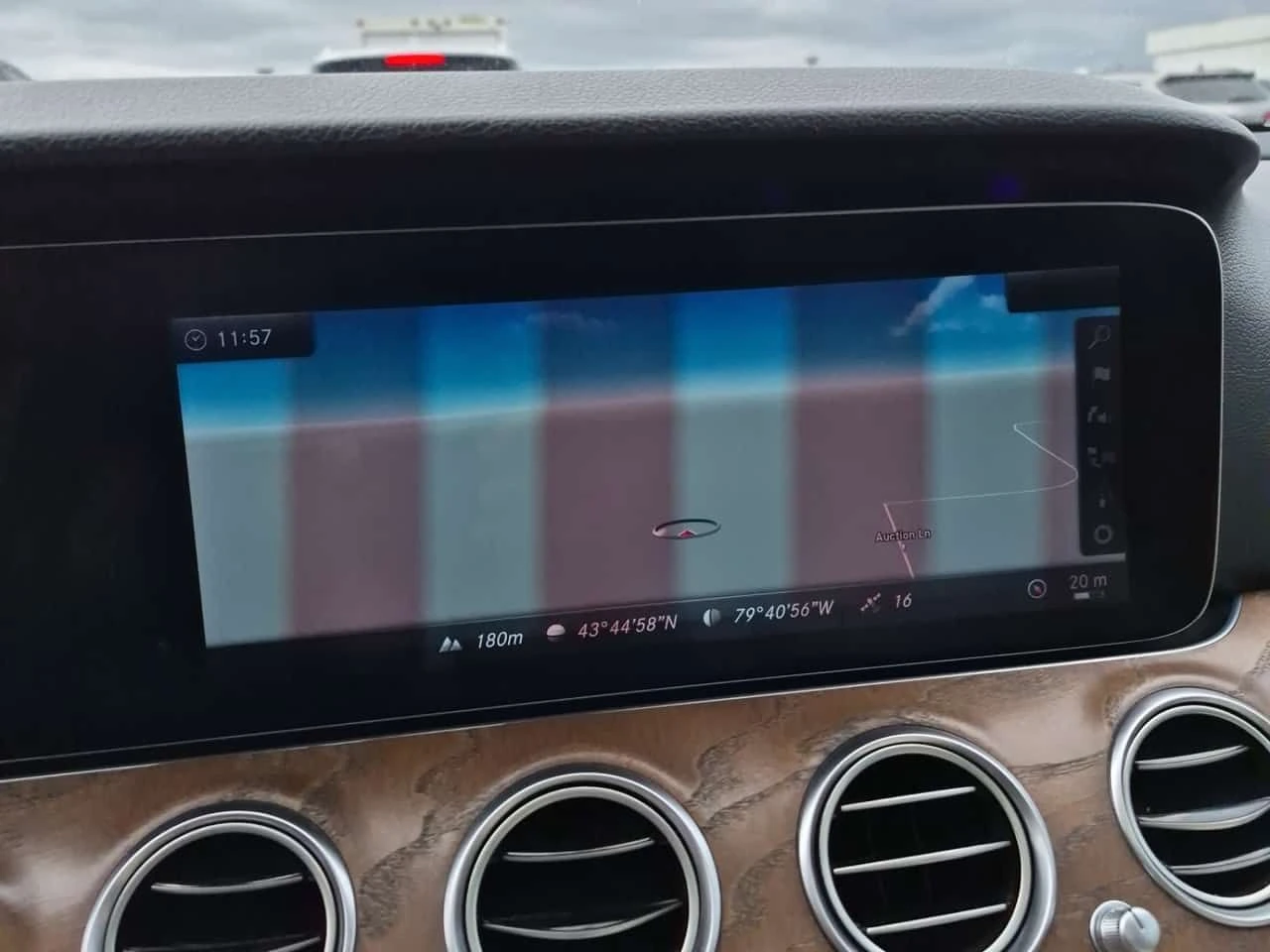 Mercedes-Benz E 400  * CARFAX * DISTRONIC * BURMESTER * , снимка 11 - Автомобили и джипове - 54248477