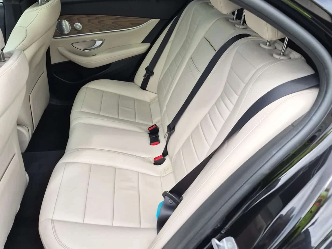 Mercedes-Benz E 400  * CARFAX * DISTRONIC * BURMESTER * , снимка 12 - Автомобили и джипове - 54248477