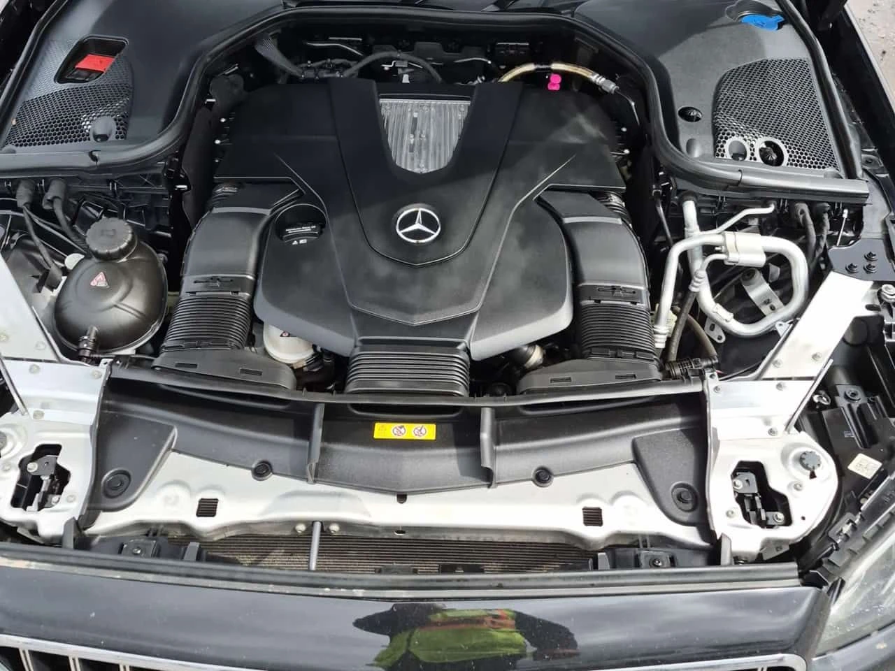 Mercedes-Benz E 400  * CARFAX * DISTRONIC * BURMESTER * , снимка 17 - Автомобили и джипове - 54248477