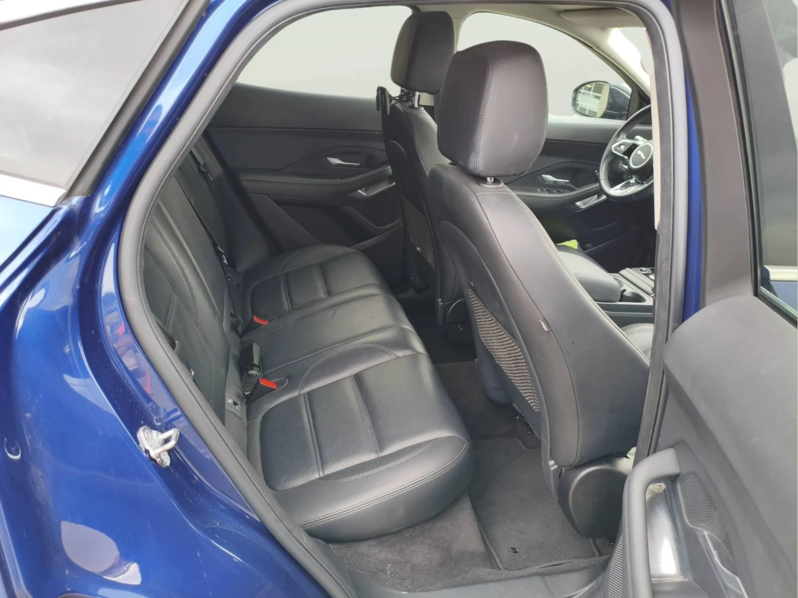 Jaguar E-pace 2.0, снимка 10 - Автомобили и джипове - 54693660