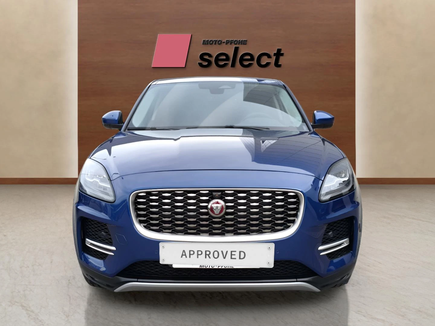 Jaguar E-pace 2.0, снимка 2 - Автомобили и джипове - 54693660