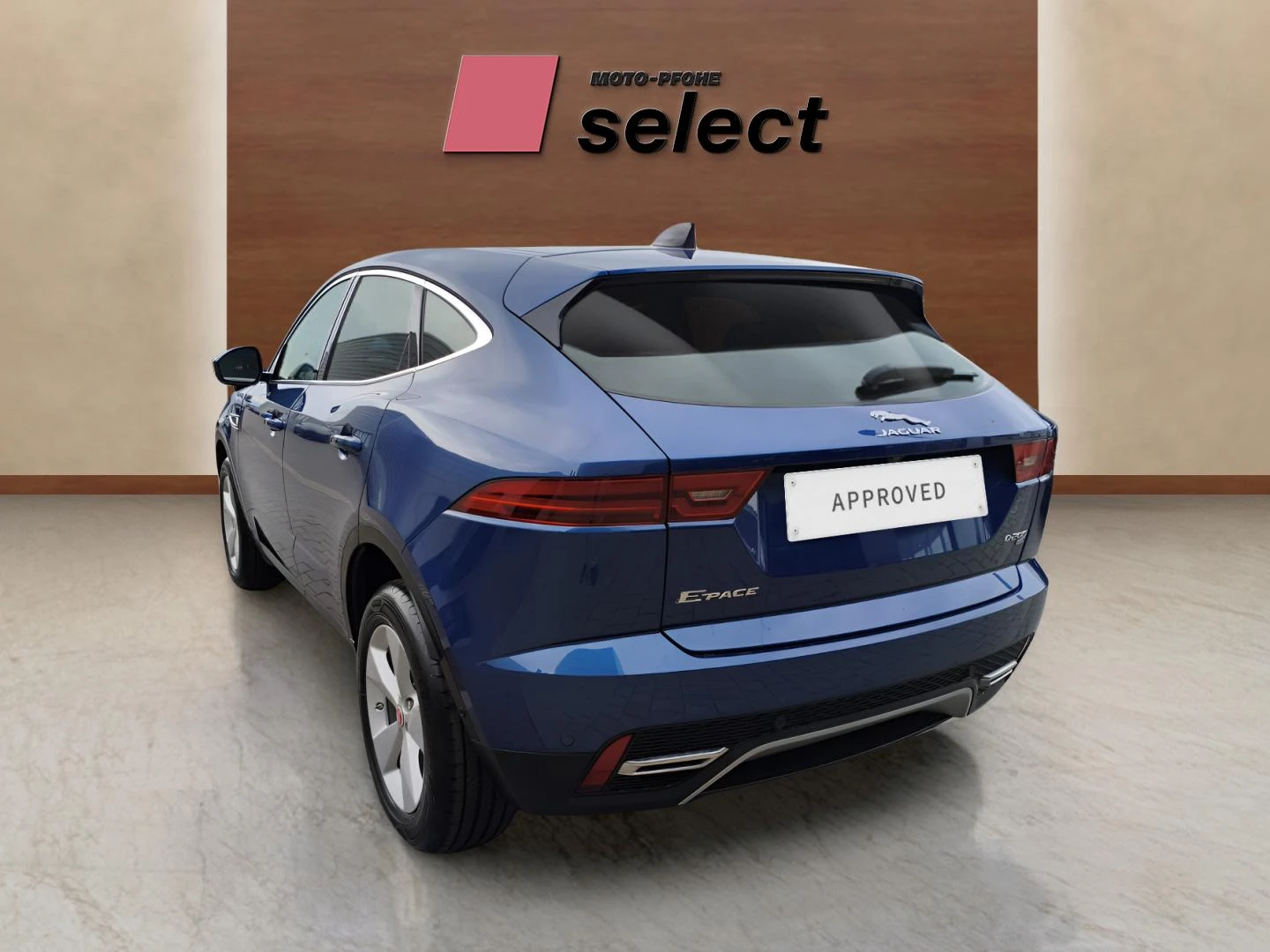 Jaguar E-pace 2.0, снимка 7 - Автомобили и джипове - 54693660