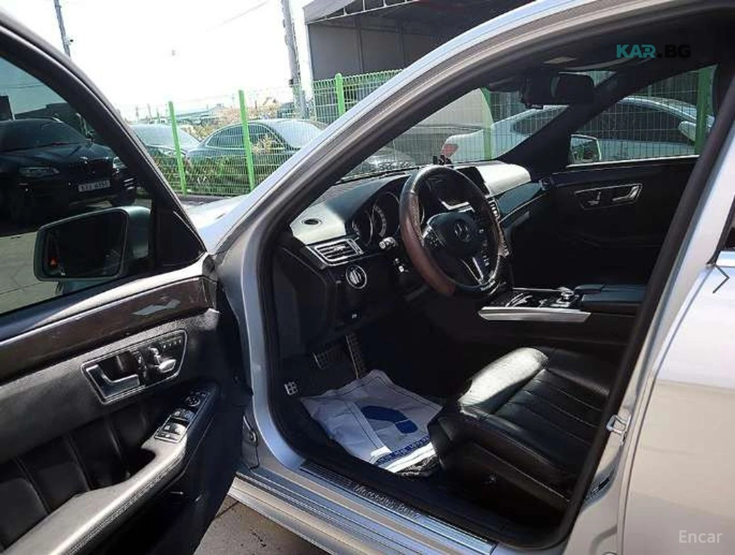 Mercedes-Benz E 350 4MATIC / ПАНОРАМА / ОБДУХ / 360 / ПОДГРЕВИ , снимка 10 - Автомобили и джипове - 55014050