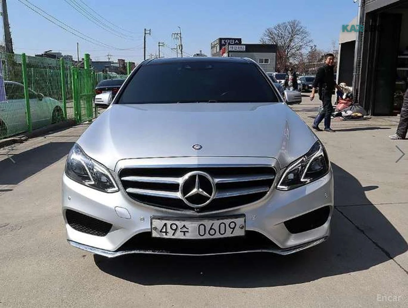 Mercedes-Benz E 350 4MATIC / ПАНОРАМА / ОБДУХ / 360 / ПОДГРЕВИ , снимка 3 - Автомобили и джипове - 55014050
