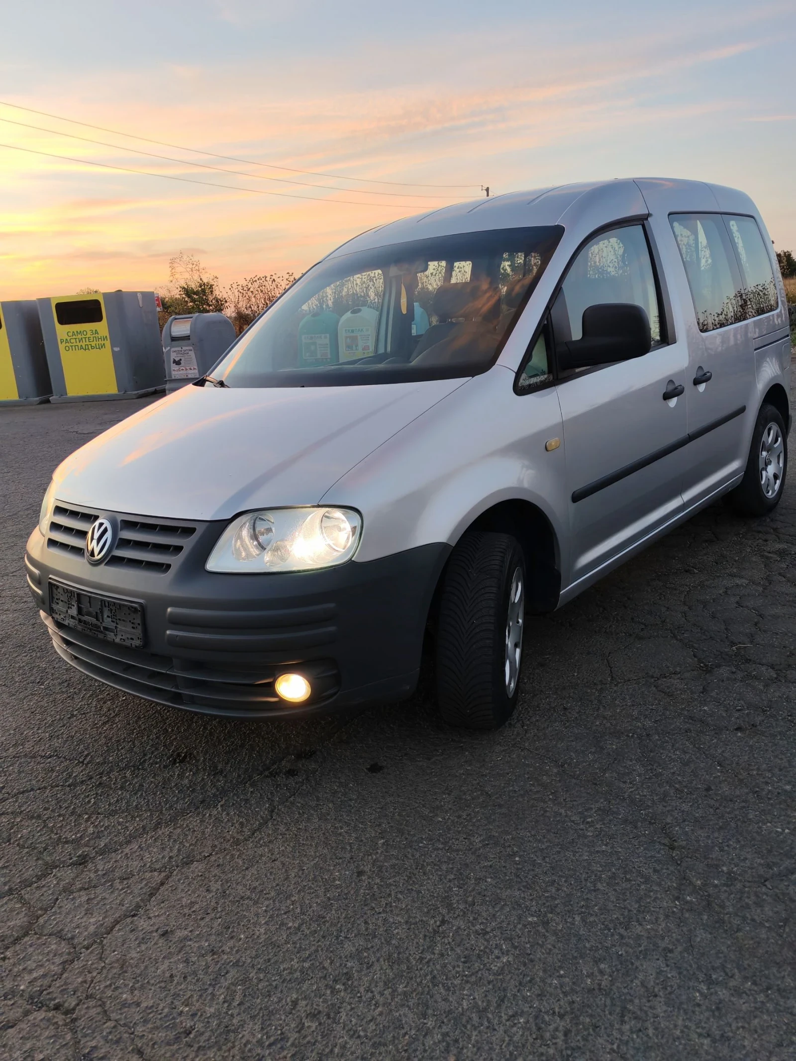 VW Caddy LIFE 1.6I ГАЗ /ОБСЛУЖЕН /, снимка 6 - Автомобили и джипове - 55076253