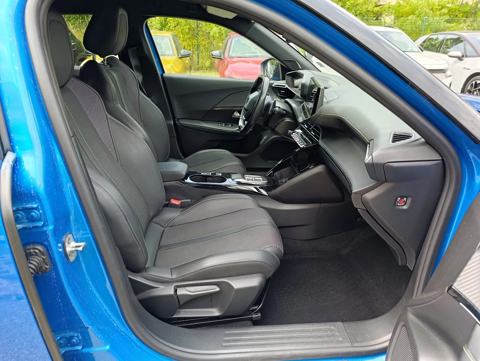 Peugeot 2008 GT Закупен от БГ, снимка 8 - Автомобили и джипове - 55405649
