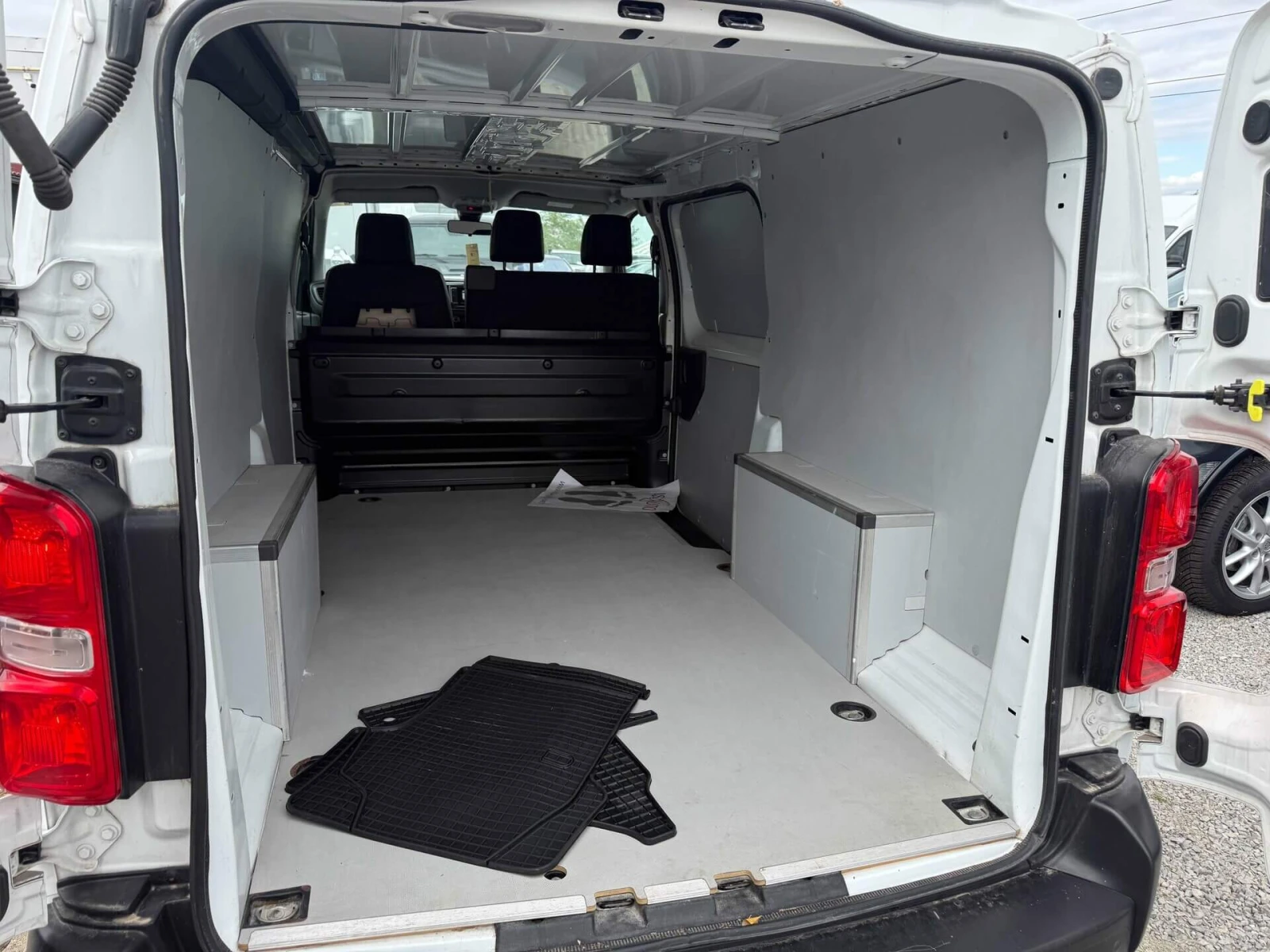 Citroen Jumpy Товарен/Камера/Мъртва точка/Автопилот/Навигация, снимка 5 - Автомобили и джипове - 55928987