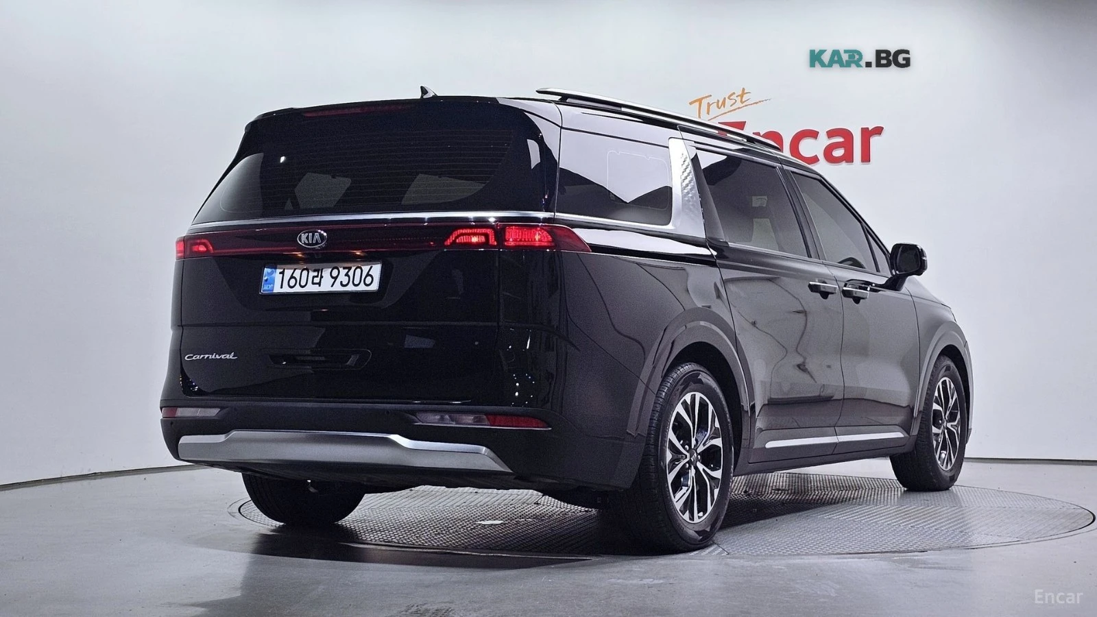 Kia Carnival 3.5* NOBLESSE* ПОДГРЕВ* ОБДУХВАНЕ* 360* , снимка 2 - Автомобили и джипове - 56196828