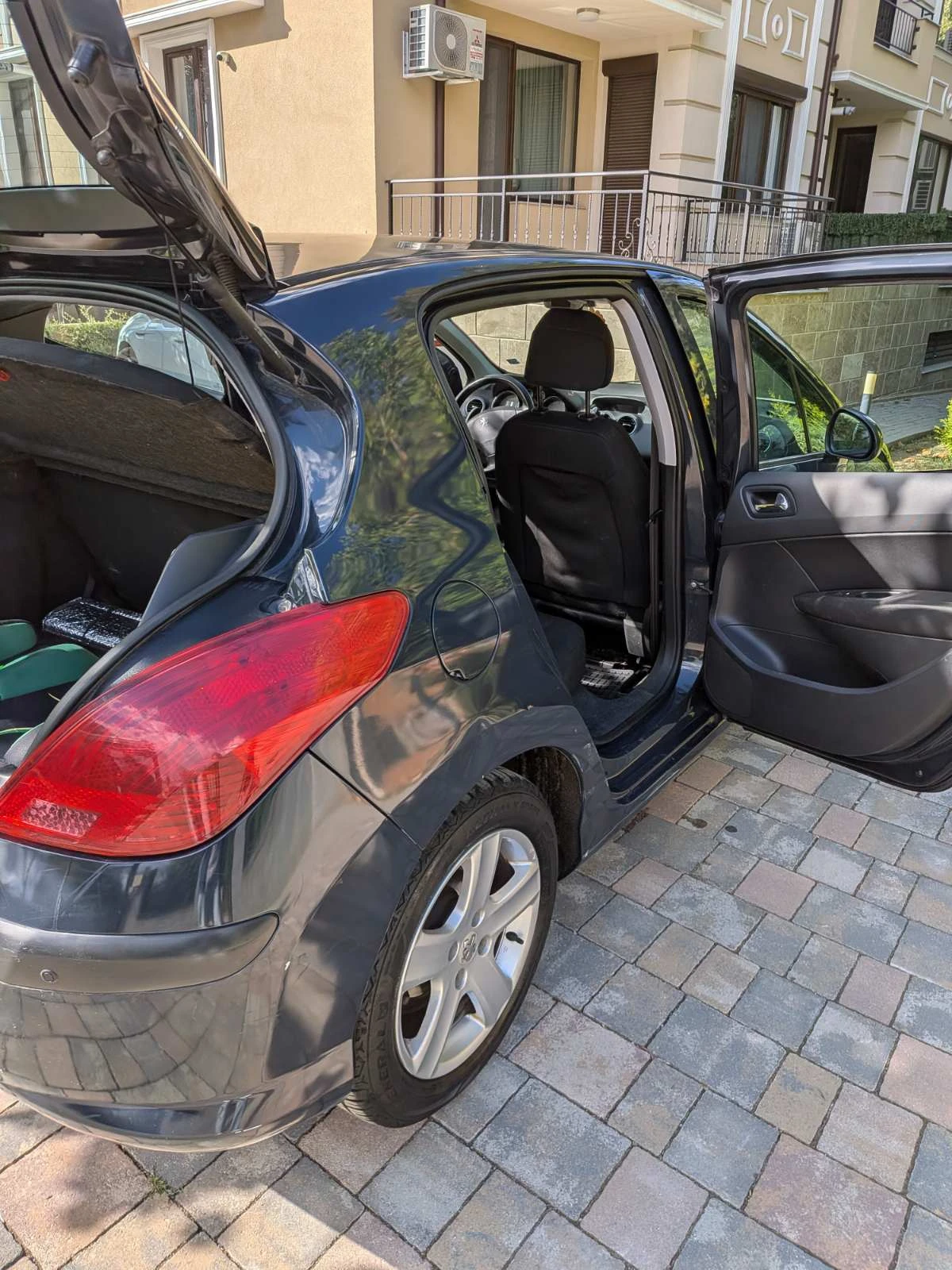 Peugeot 308 1.6 HDI, снимка 9 - Автомобили и джипове - 56205792