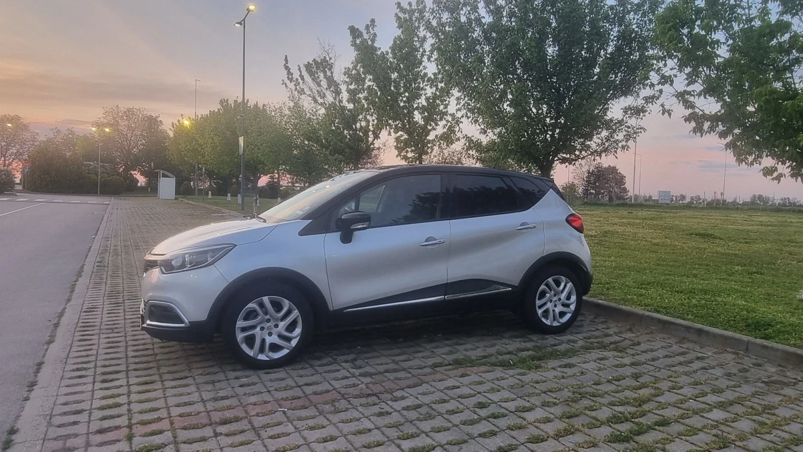 Renault Captur 1.5 DCI, снимка 4 - Автомобили и джипове - 56236999