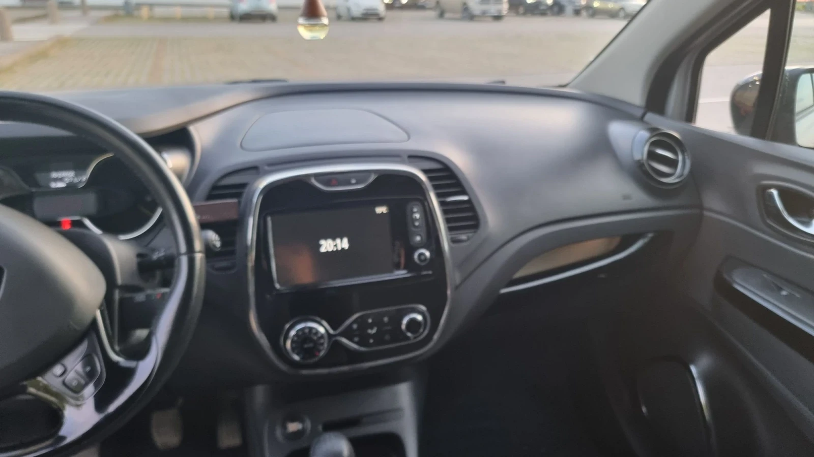 Renault Captur 1.5 DCI, снимка 6 - Автомобили и джипове - 56236999