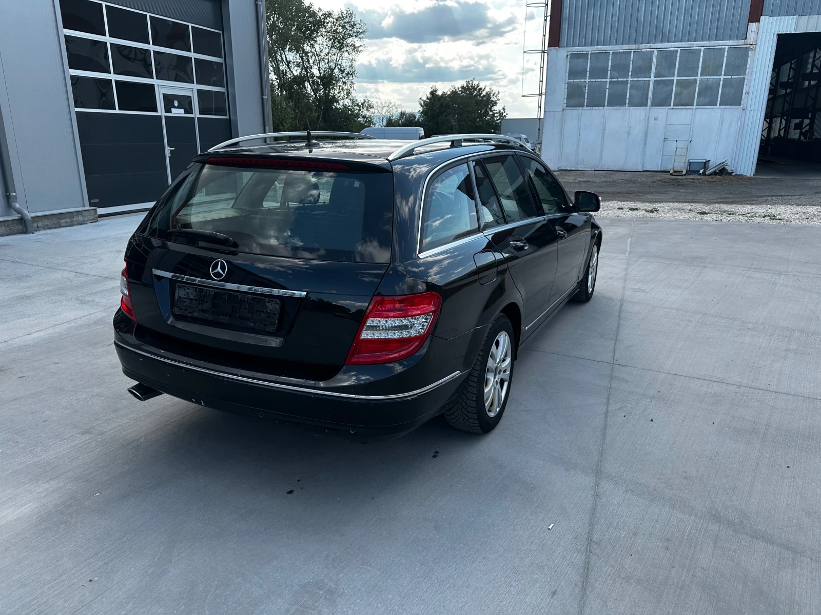 Mercedes-Benz C 220, снимка 4 - Автомобили и джипове - 56714283