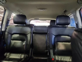 Toyota Land cruiser 5.7 BASE * КУПИ СЕГА ДО 25.03 * СЕРВИЗНА ИСТОРИЯ *, снимка 10