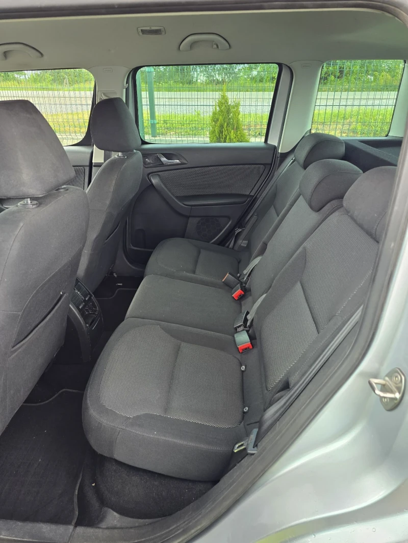 Skoda Yeti 2.0TDI* Automatic* 4x4* CH* Euro5, снимка 6 - Автомобили и джипове - 50389483