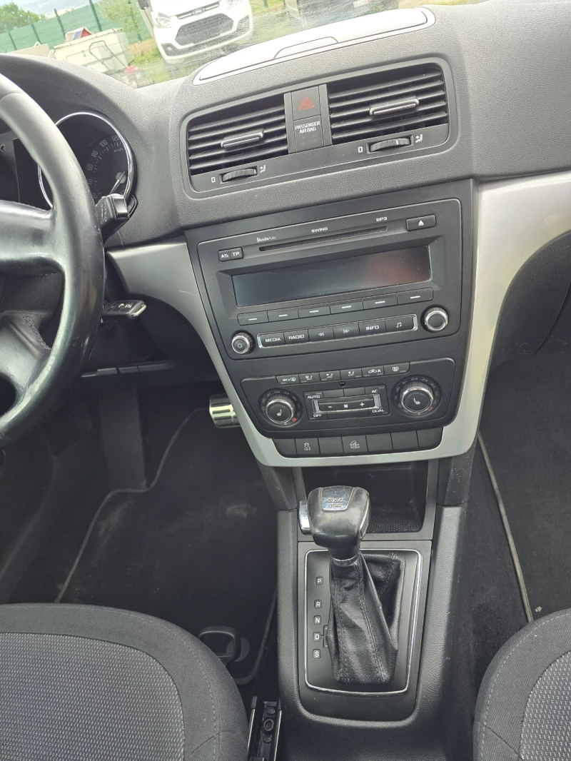 Skoda Yeti 2.0TDI* Automatic* 4x4* CH* Euro5, снимка 8 - Автомобили и джипове - 50389483