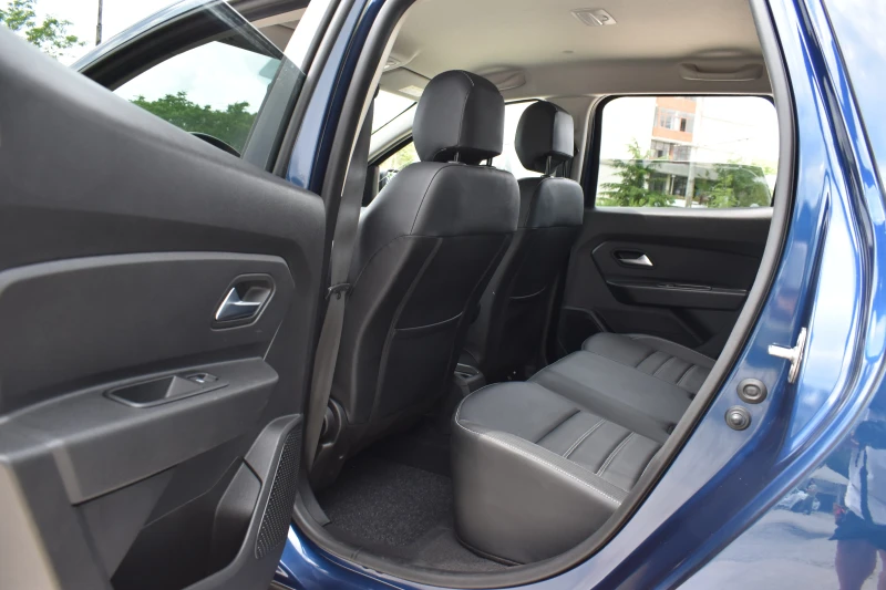 Dacia Duster 1.33i* 4x4* 360CAMERA* Sport-Edition, снимка 10 - Автомобили и джипове - 50535906