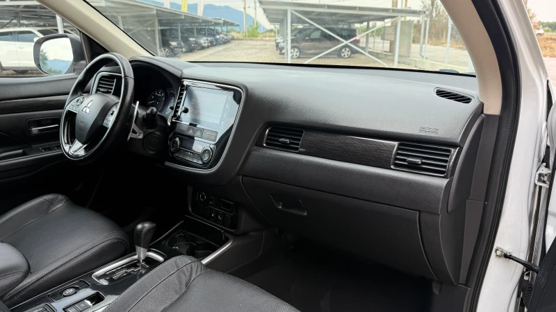 Mitsubishi Outlander 3.0-V6-FULL-7МЕСТА-КАНАДА, снимка 11 - Автомобили и джипове - 50994401