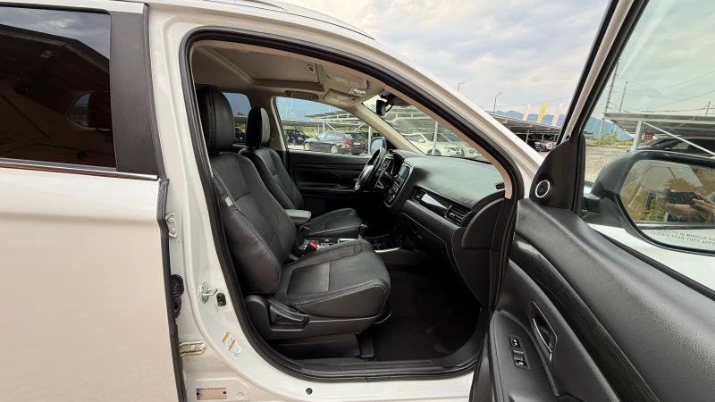 Mitsubishi Outlander 3.0-V6-FULL-7МЕСТА-КАНАДА, снимка 10 - Автомобили и джипове - 50994401