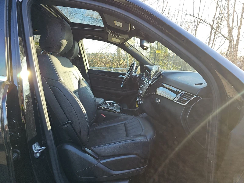 Mercedes-Benz GLE 400 4Matic, снимка 16 - Автомобили и джипове - 53211071