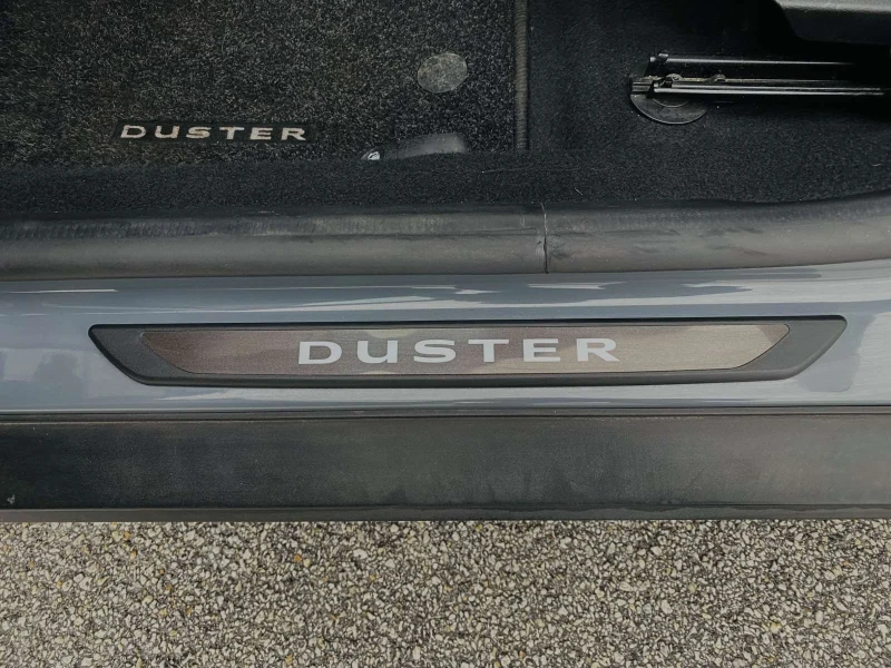 Dacia Duster 1.3 Tce 4x2, снимка 15 - Автомобили и джипове - 53502013