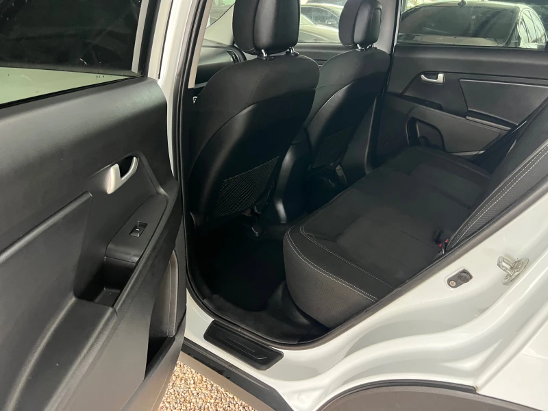 Kia Sportage Германия перфект, снимка 9 - Автомобили и джипове - 53578287