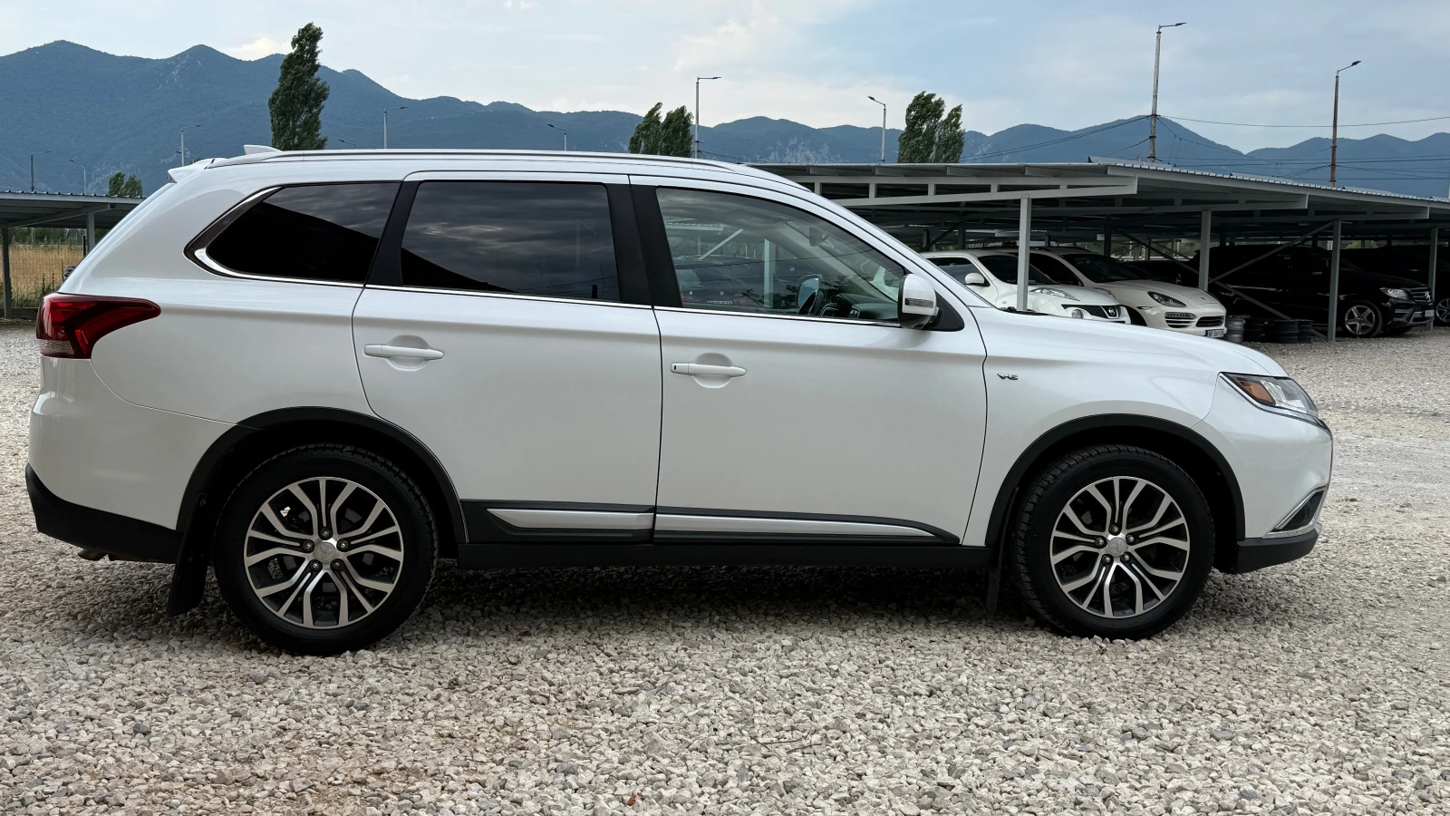 Mitsubishi Outlander 3.0-V6-FULL-7МЕСТА-КАНАДА - изображение 7