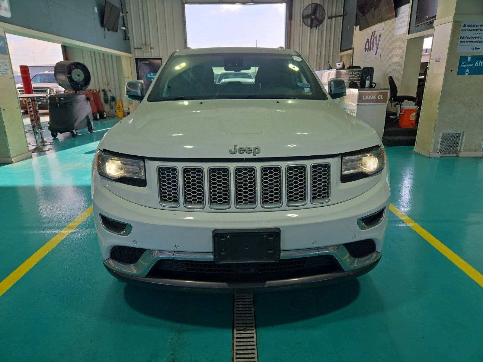 Jeep Grand cherokee SUMMIT* 5.7 HEMI* DISTRONIC* ОБДУХВАНЕ* ПОДГРЕВИ*  - изображение 2