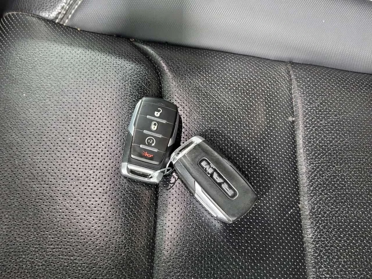 Dodge RAM 1500 * SPORT CREW CAB SHORT BED * CARFAX * ЦЕНА ДО БГ, снимка 10 - Автомобили и джипове - 54080340