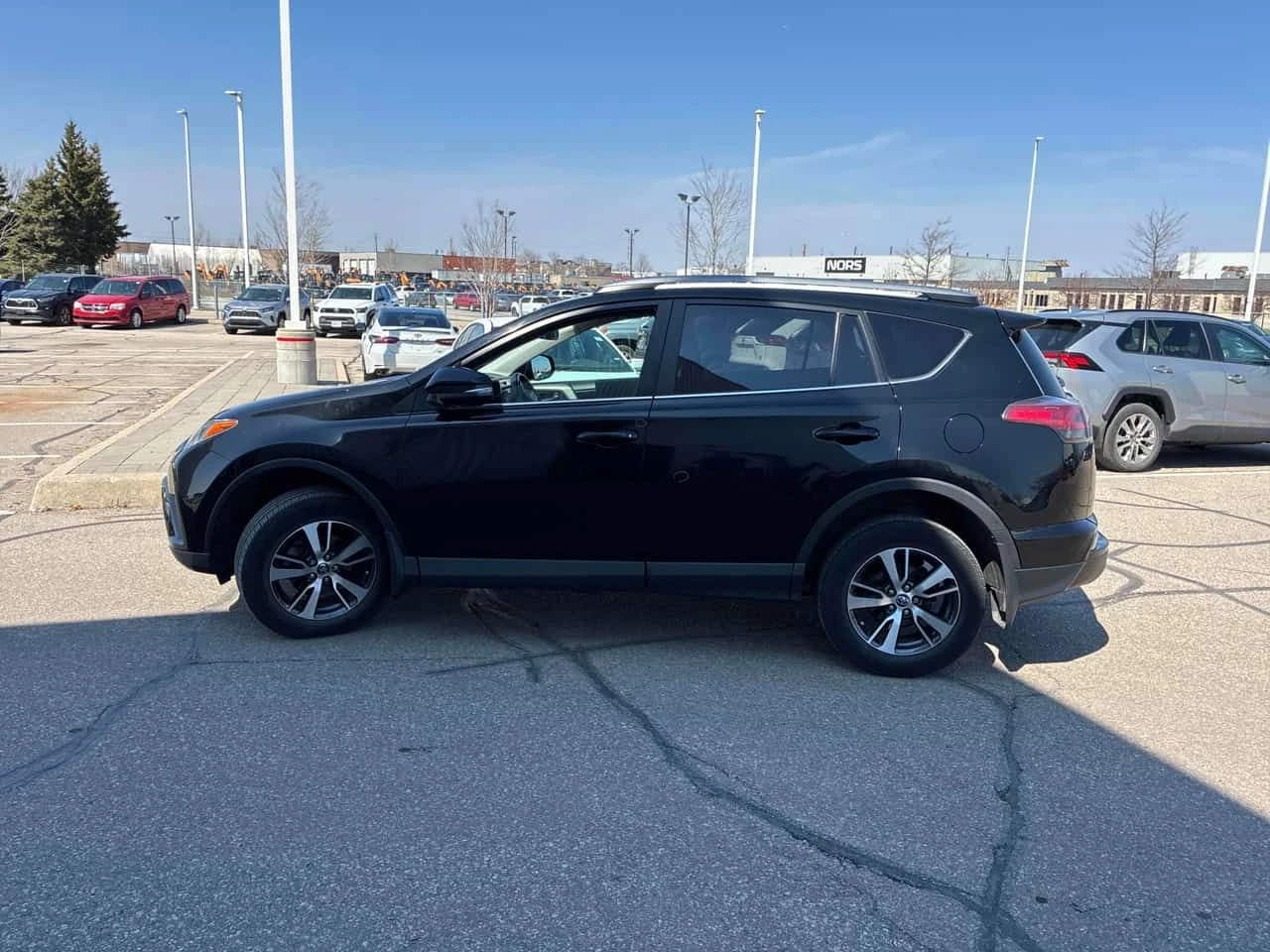 Toyota Rav4 * XLE * ПРЕДСТАВИТЕЛСТВО * 2 КЛЮЧА * КАМЕРА, снимка 2 - Автомобили и джипове - 54150582