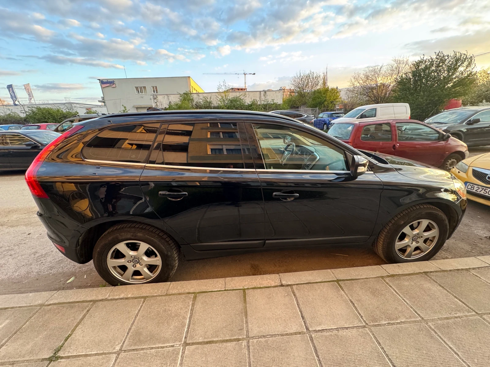 Volvo XC60 D3, снимка 3 - Автомобили и джипове - 54593510