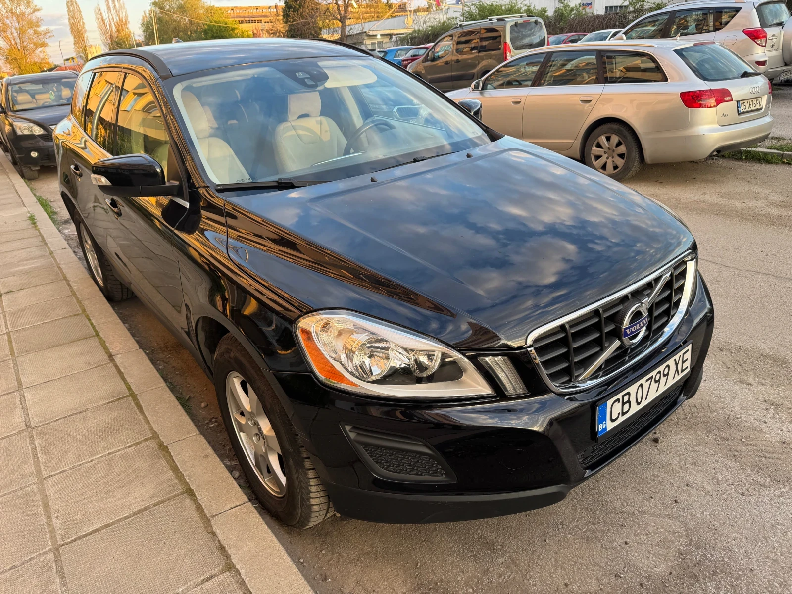 Volvo XC60 D3, снимка 2 - Автомобили и джипове - 54593510