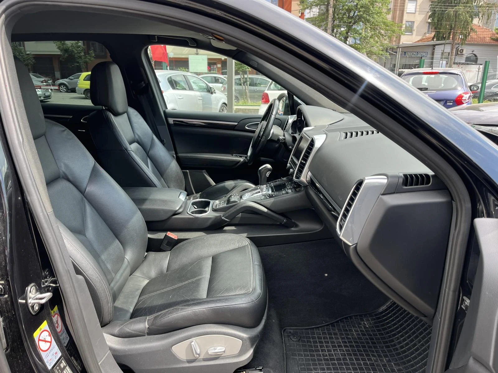 Porsche Cayenne 3.0 DISEL, снимка 15 - Автомобили и джипове - 54738229