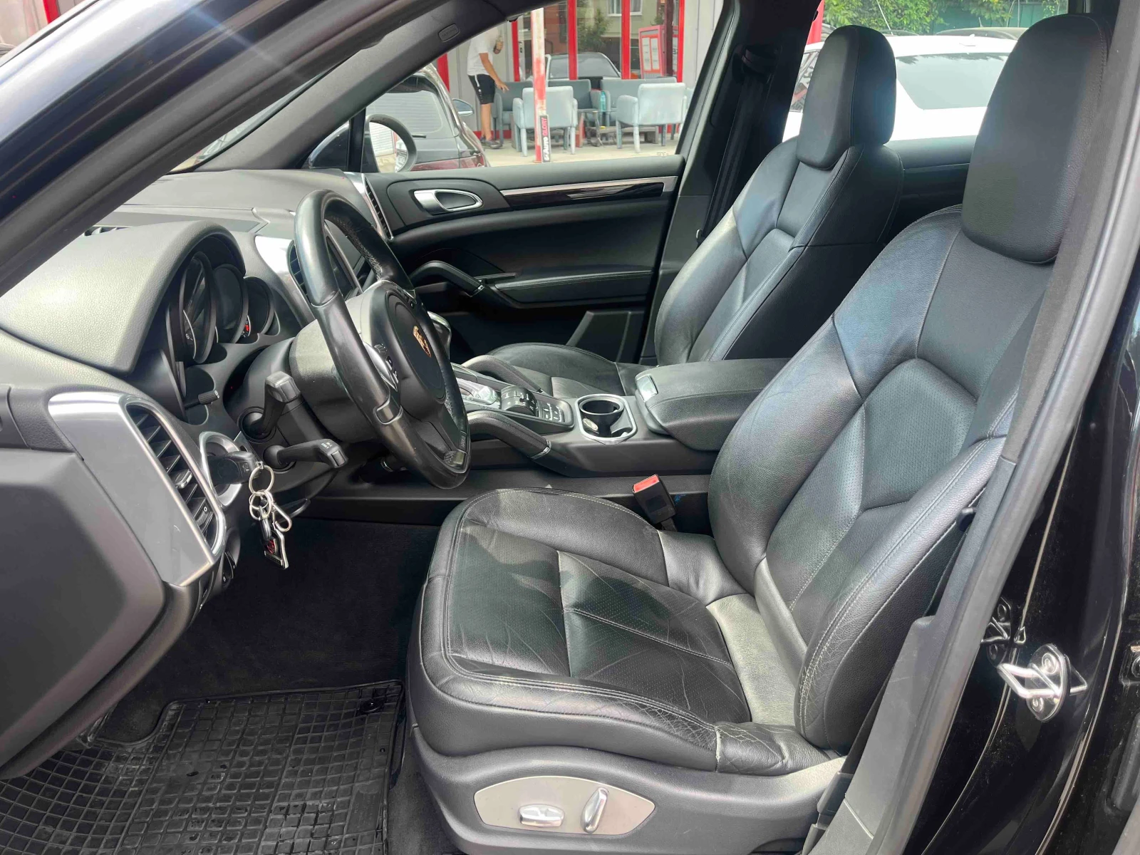 Porsche Cayenne 3.0 DISEL, снимка 12 - Автомобили и джипове - 54738229