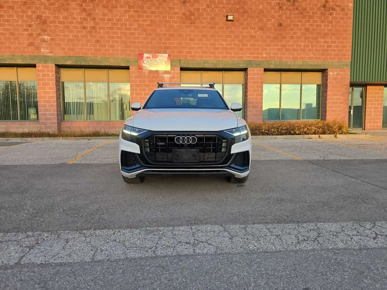 Audi Q8 * Progressiv * CARFAX * , снимка 6 - Автомобили и джипове - 56558553