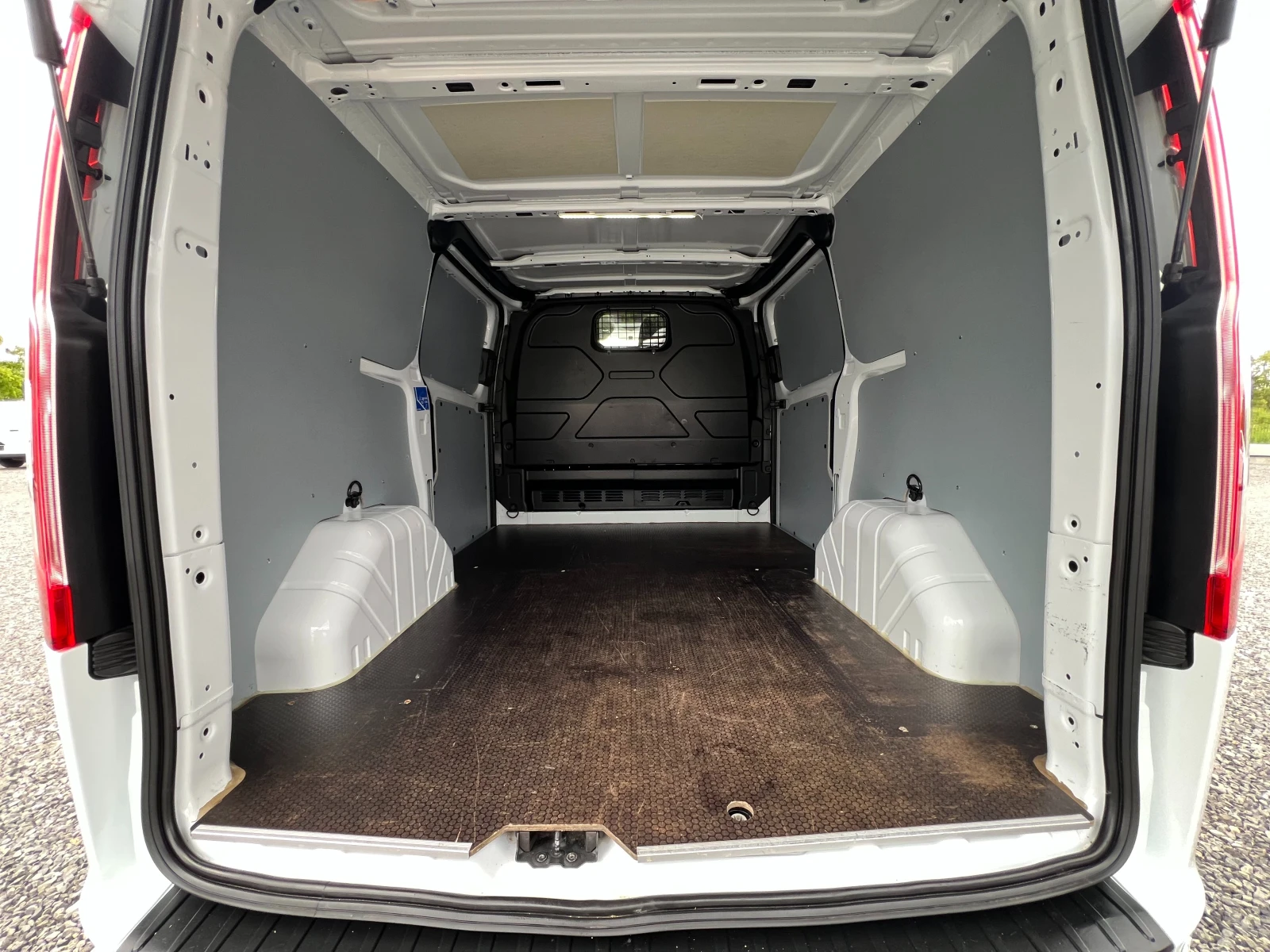 Ford Transit 2.0TDCi ДВЕ СТРАНИЧНИ ВРАТИ/Серв. история/175502км, снимка 11 - Бусове и автобуси - 54621961