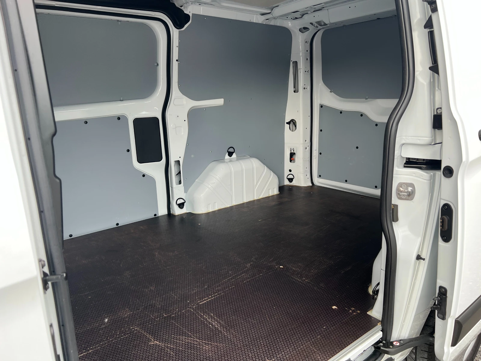 Ford Transit 2.0TDCi ДВЕ СТРАНИЧНИ ВРАТИ/Серв. история/175502км, снимка 10 - Бусове и автобуси - 54621961