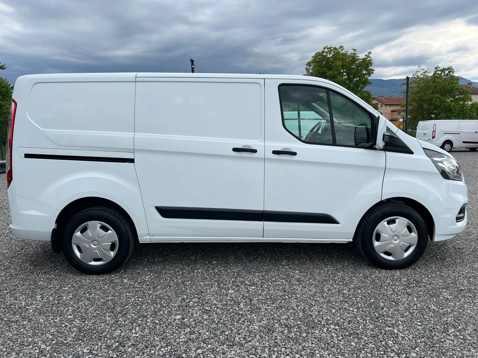 Ford Transit 2.0TDCi ДВЕ СТРАНИЧНИ ВРАТИ/Серв. история/175502км, снимка 6 - Бусове и автобуси - 54621961