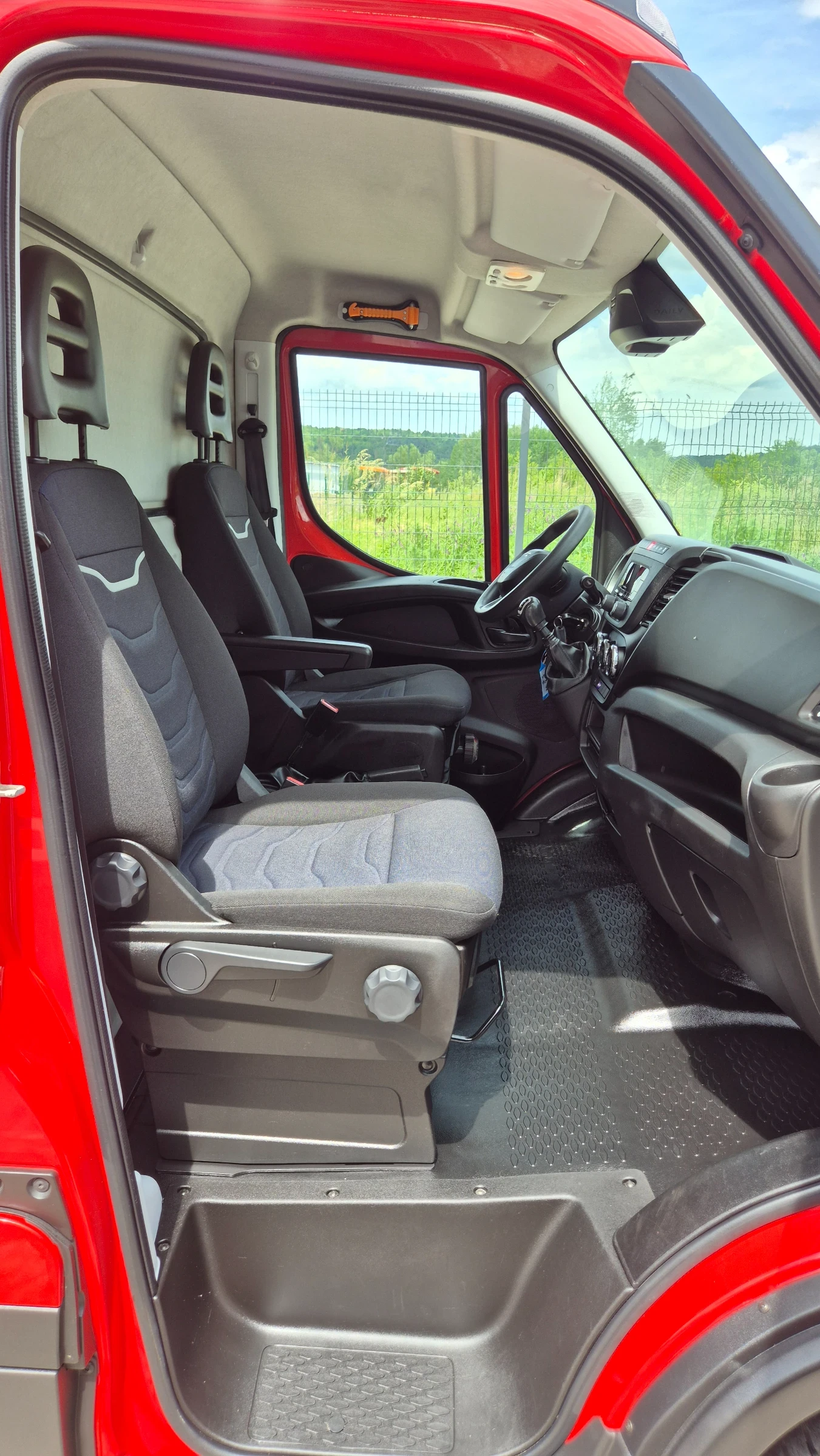 Iveco Daily 40c18* 3.5�.* ����* 1000��.* 4.40�.* �����*  | Mobile.bg � ����������� 12