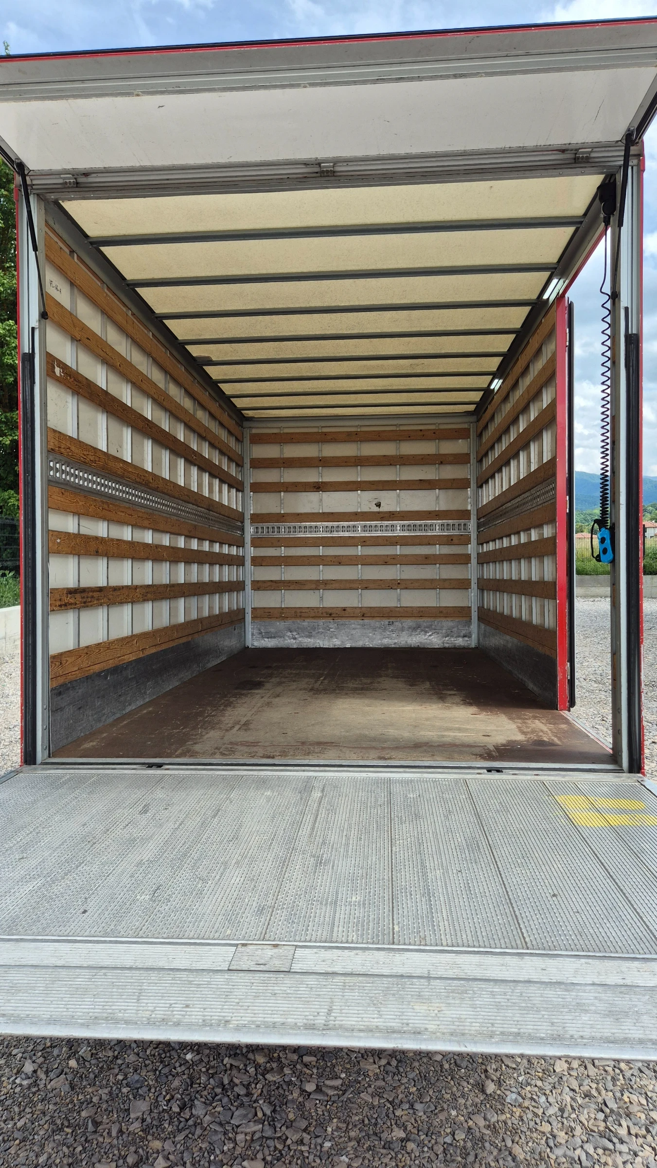 Iveco Daily 40c18* 3.5�.* ����* 1000��.* 4.40�.* �����*  | Mobile.bg � ����������� 9